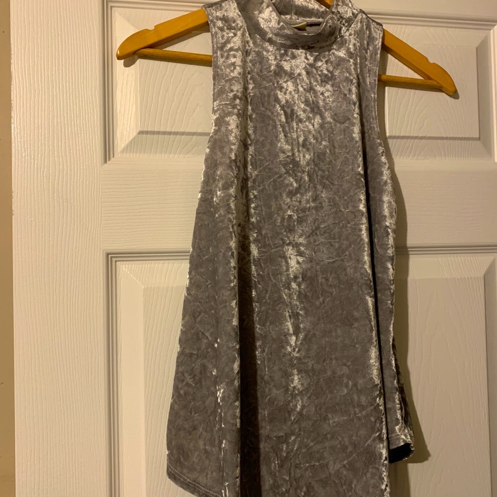 H.I.P velvet mock neck tank small